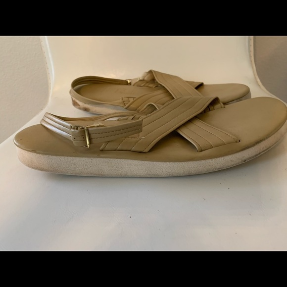 Sandals. - Picture 9 of 12